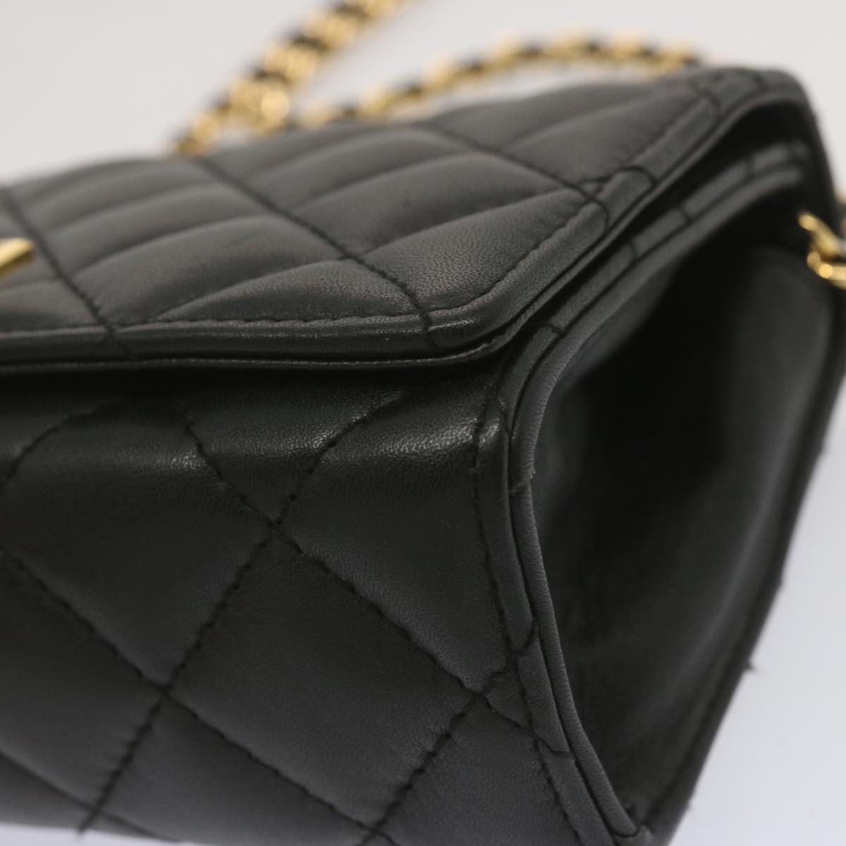 GIVENCHY Quilted Chain Shoulder Bag Leather Black Auth am5981