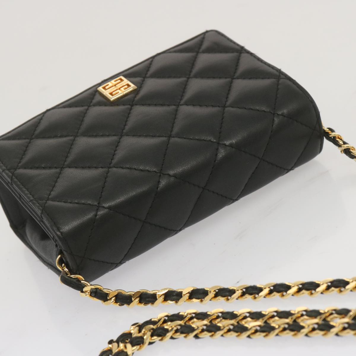 GIVENCHY Quilted Chain Shoulder Bag Leather Black Auth am5981