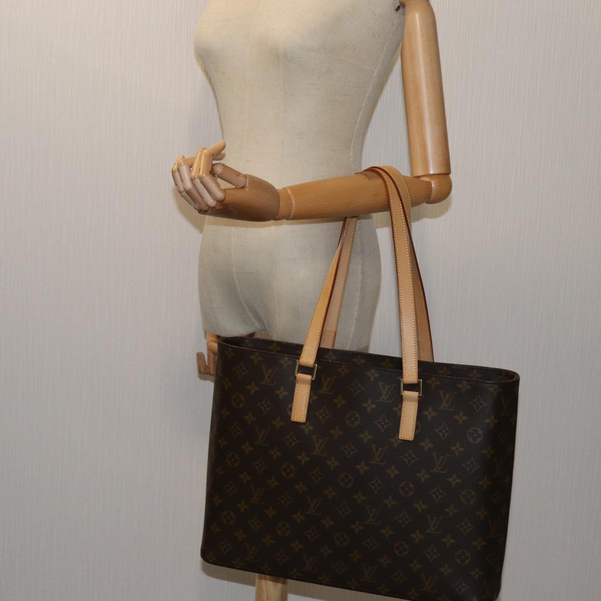 LOUIS VUITTON Monogram Luco Tote Bag M51155 LV Auth am6059V