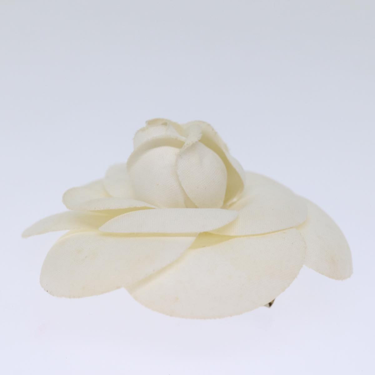 CHANEL Flower Brooch Canvas White CC Auth am6242