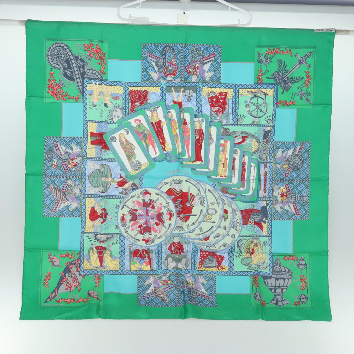 HERMES Carre 90 Scarf ""LE TAROT"" Silk Green Auth am6365