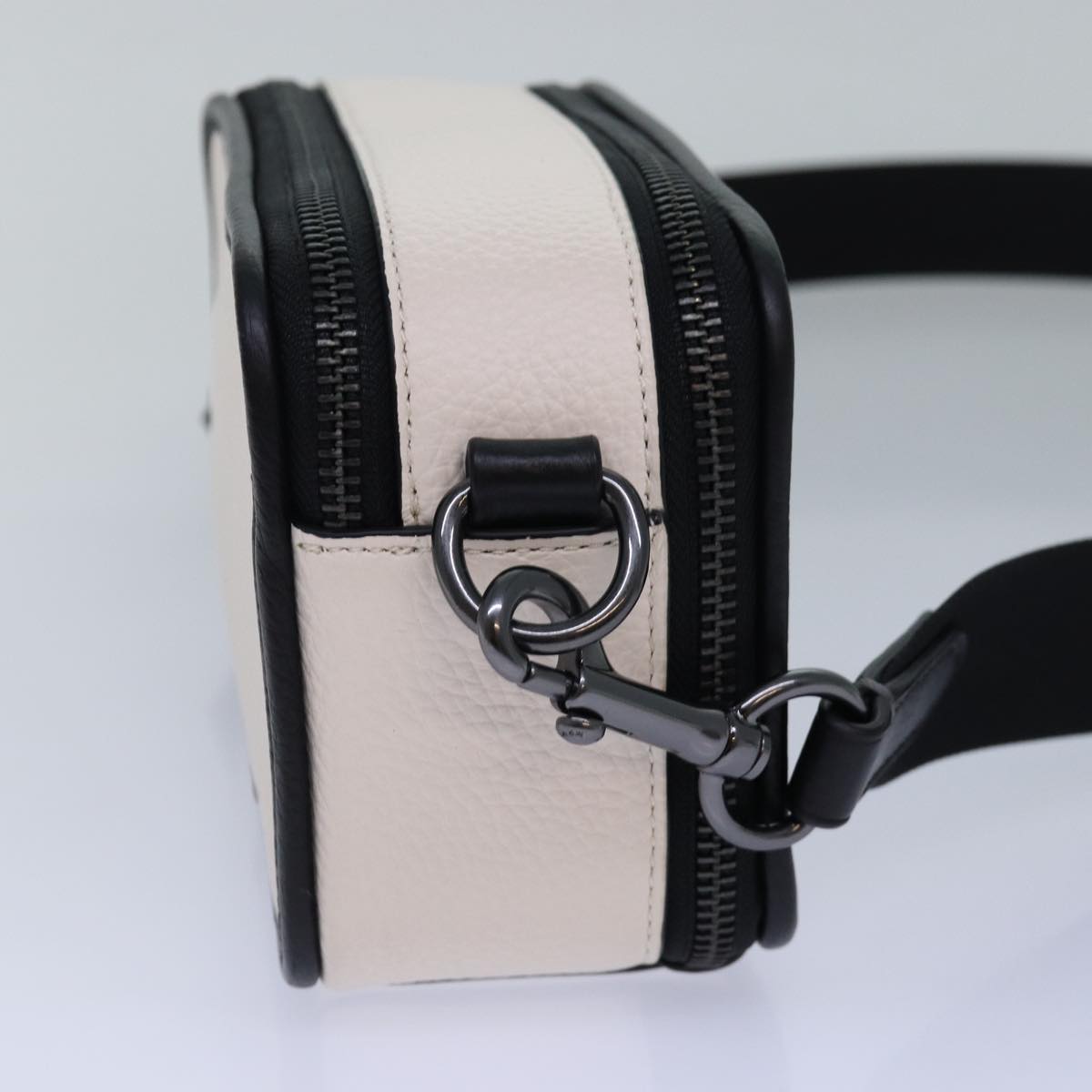 Coach Shoulder Bag Leather White Black Auth am6739