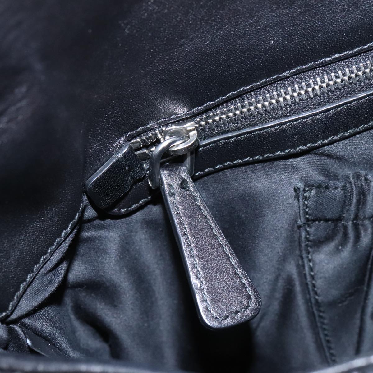 Miu Miu Matelasse Bijoux Shoulder Bag Leather Black Auth am7147AV