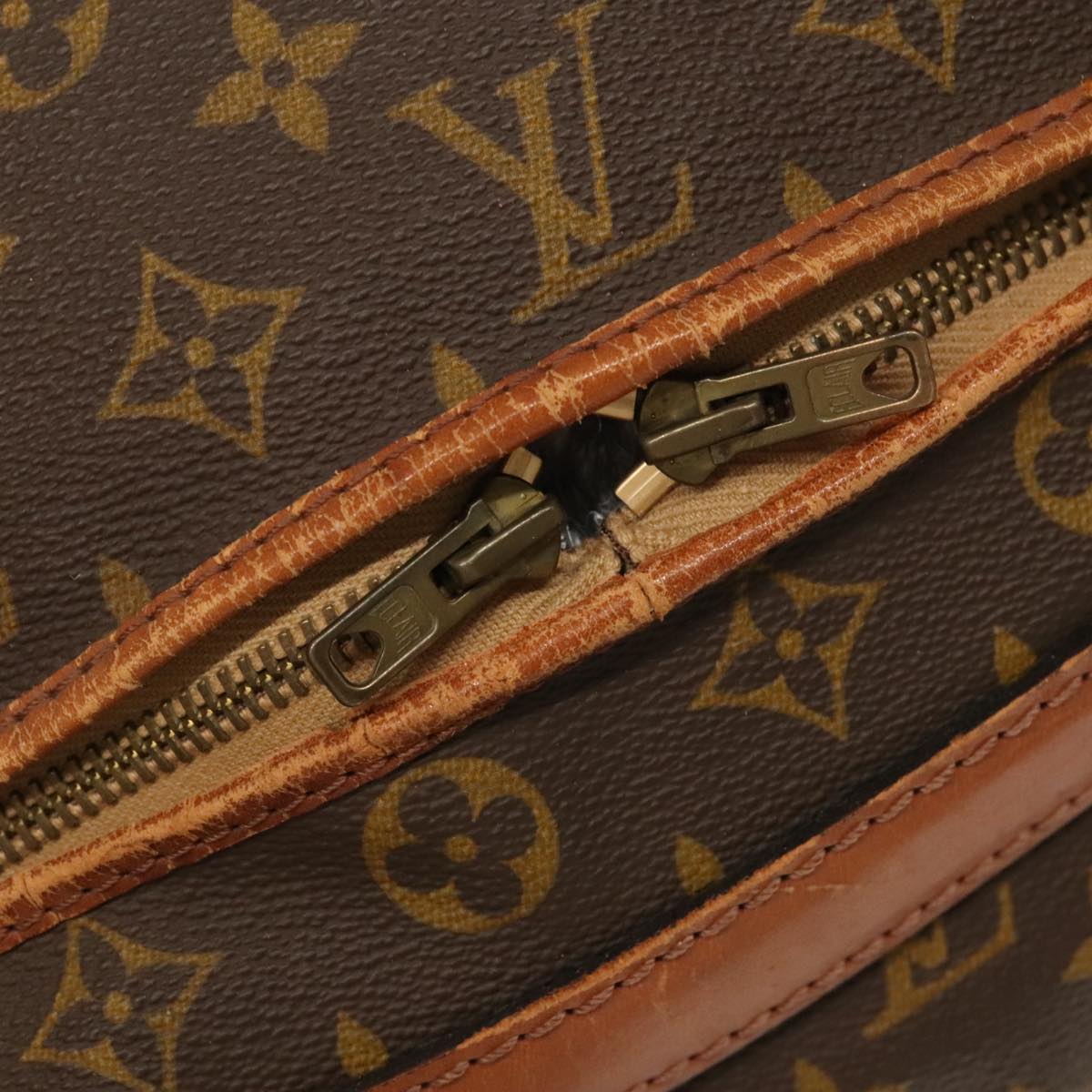 LOUIS VUITTON Monogram Sac Chassour 45 Boston Bag Vintage M41922 LV Auth am7259