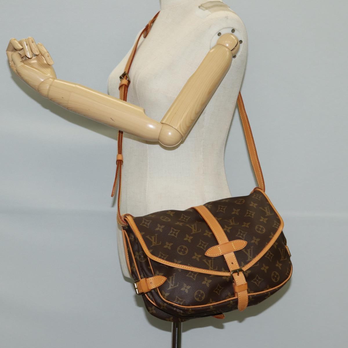 LOUIS VUITTON Monogram Saumur 30 Shoulder Bag M42256 LV Auth am8738V