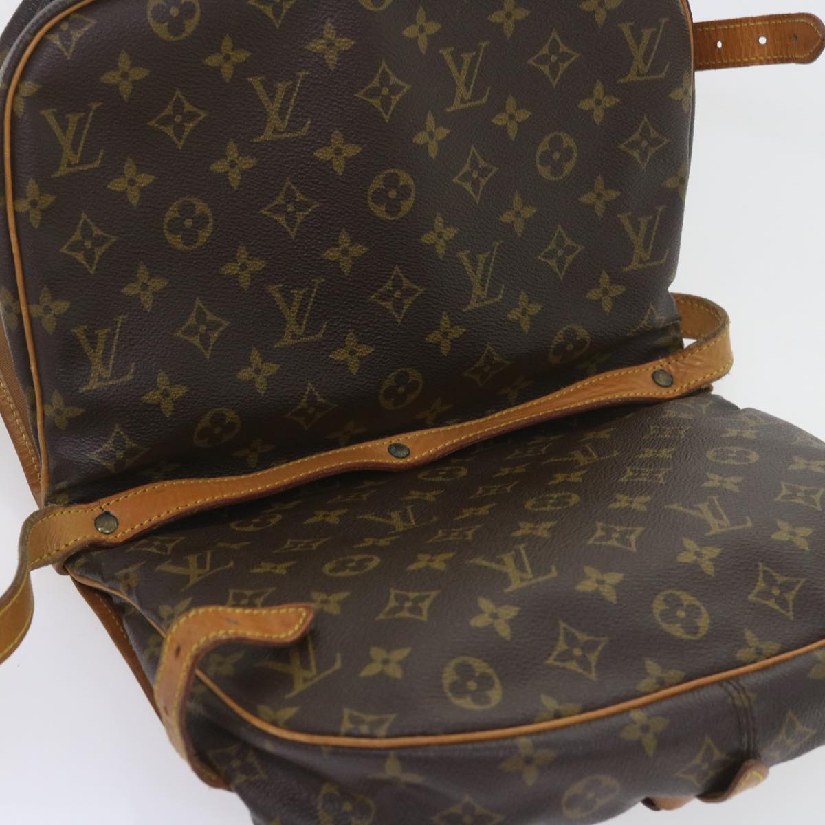 LOUIS VUITTON Monogram Saumur 30 Shoulder Bag M42256 LV Auth ar10614B