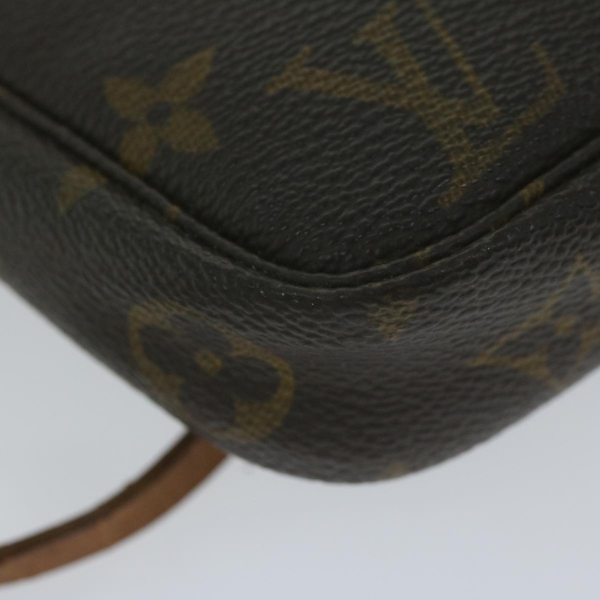 LOUIS VUITTON Monogram Pochette Accessoires Pouch M51980 LV Auth ar10975B