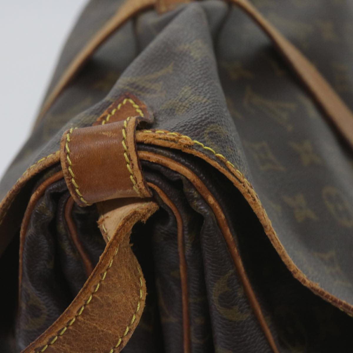 LOUIS VUITTON Monogram Saumur 35 Shoulder Bag M42254 LV Auth ar11433