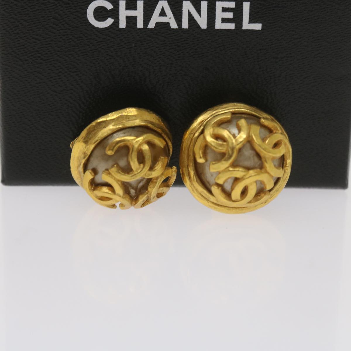 CHANEL Triple Coco Earring Gold CC Auth ar11464B