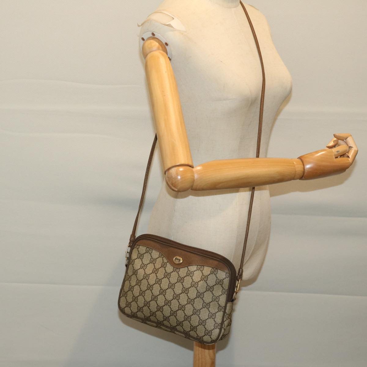 GUCCI GG Supreme Shoulder Bag PVC Beige 119 02 068 Auth ar11519