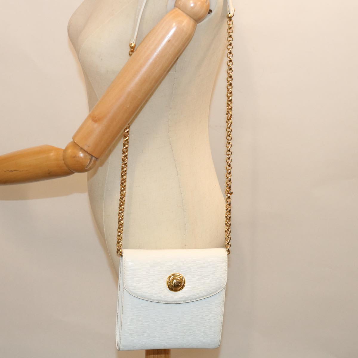 Chloe Chain Shoulder Bag Leather Vintage White Auth ar11719