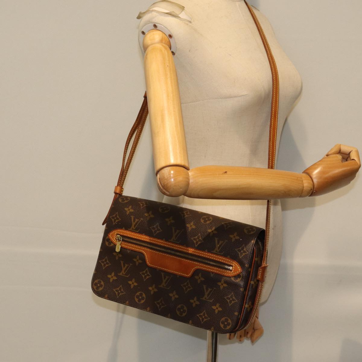 LOUIS VUITTON Monogram Saint Germain Shoulder Bag M51207 LV Auth ar11948B