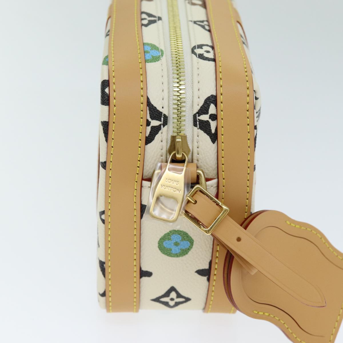LOUIS VUITTON Craggy Envelope Messenger Isetan Open Only M25408 LV Auth ar12010SM
