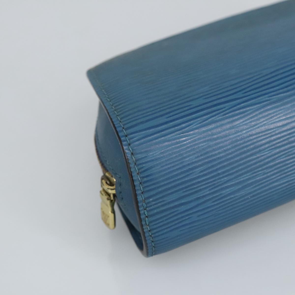 LOUIS VUITTON Epi Dauphine PM Pouch Blue M48445 LV Auth ar12737