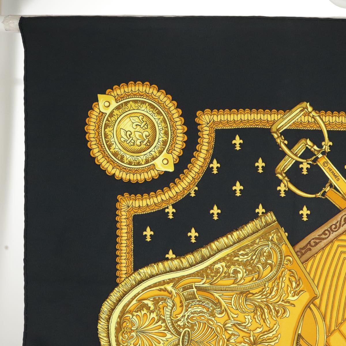 HERMES Carre 90 Scarf ""SELLES A HOUSSE"" Silk Black Yellow Auth ar12890