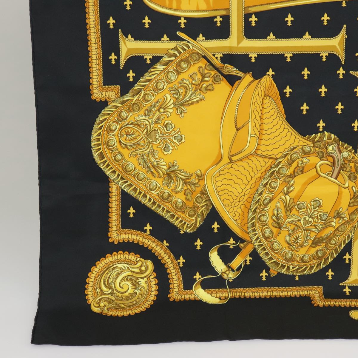 HERMES Carre 90 Scarf ""SELLES A HOUSSE"" Silk Black Yellow Auth ar12890