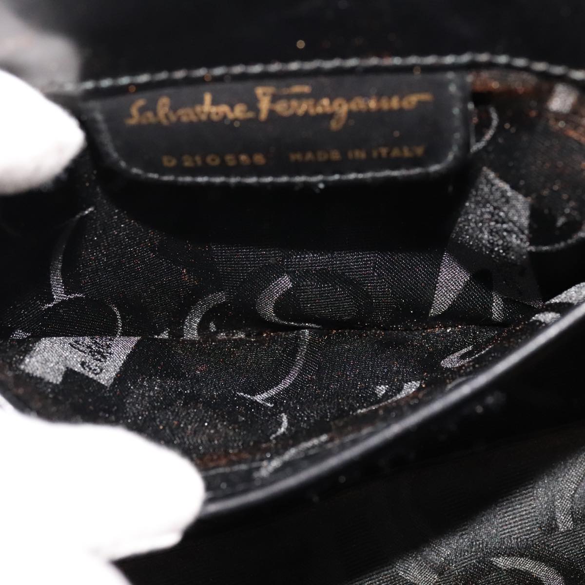 Salvatore Ferragamo Vala Shoulder Bag Leather Black Gold Auth ar13206