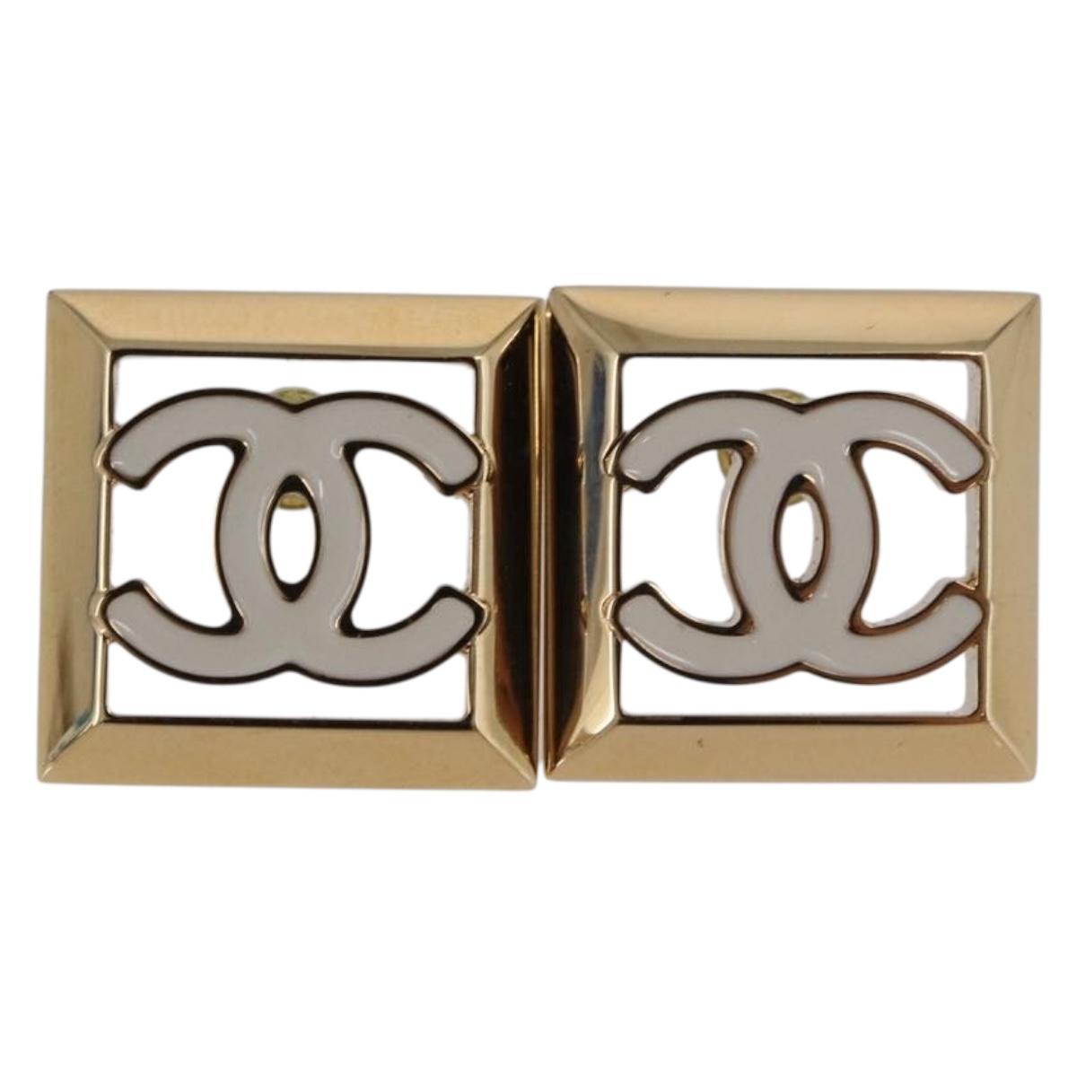CHANEL Earring Metal Gold Tone White CC Auth ar14117M