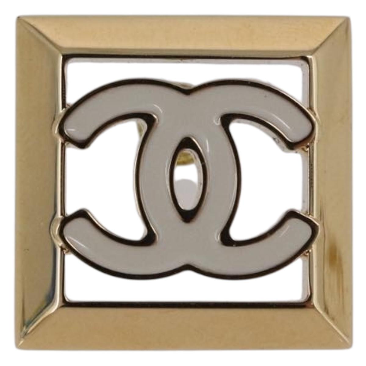 CHANEL Earring Metal Gold Tone White CC Auth ar14117M