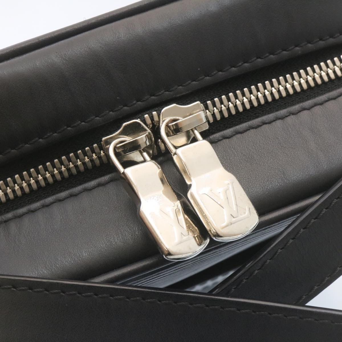 LOUIS VUITTON Supreme Epi Danube Shoulder Bag Black M53431 LV Auth ar5973SM