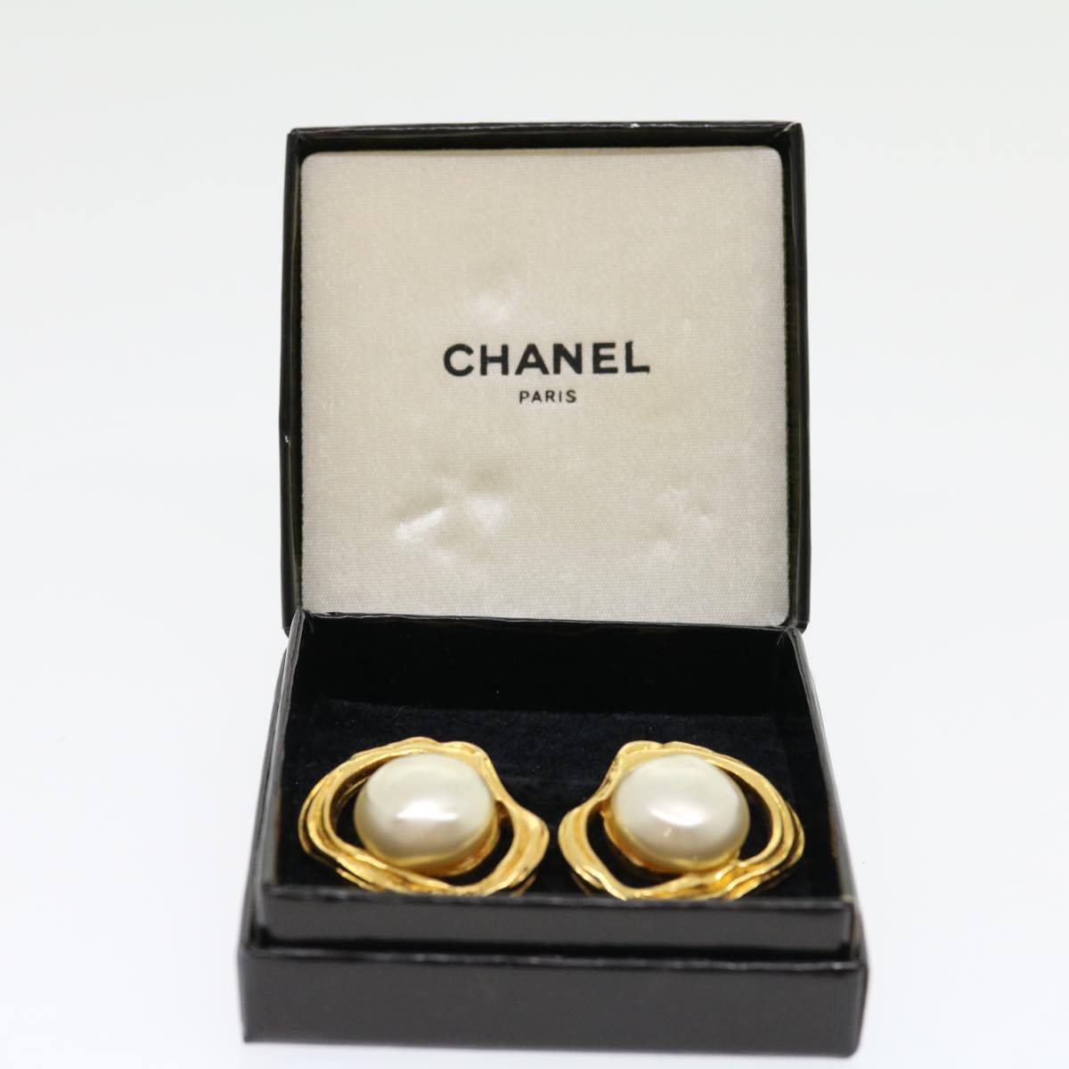 CHANEL Pearl Earring Gold CC Auth ar7353