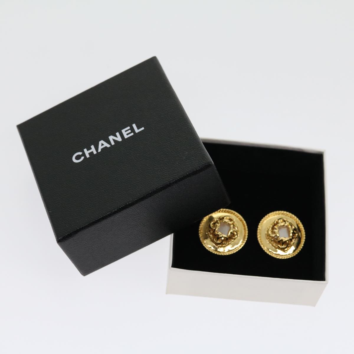 CHANEL COCO Mark Earring Gold CC Auth ar7354