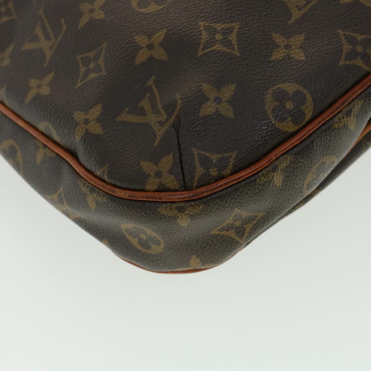 LOUIS VUITTON Monogram Odeon MM Shoulder Bag M56389 LV Auth ar8107B