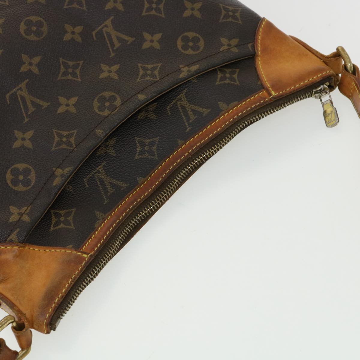 LOUIS VUITTON Monogram Odeon MM Shoulder Bag M56389 LV Auth ar8107B