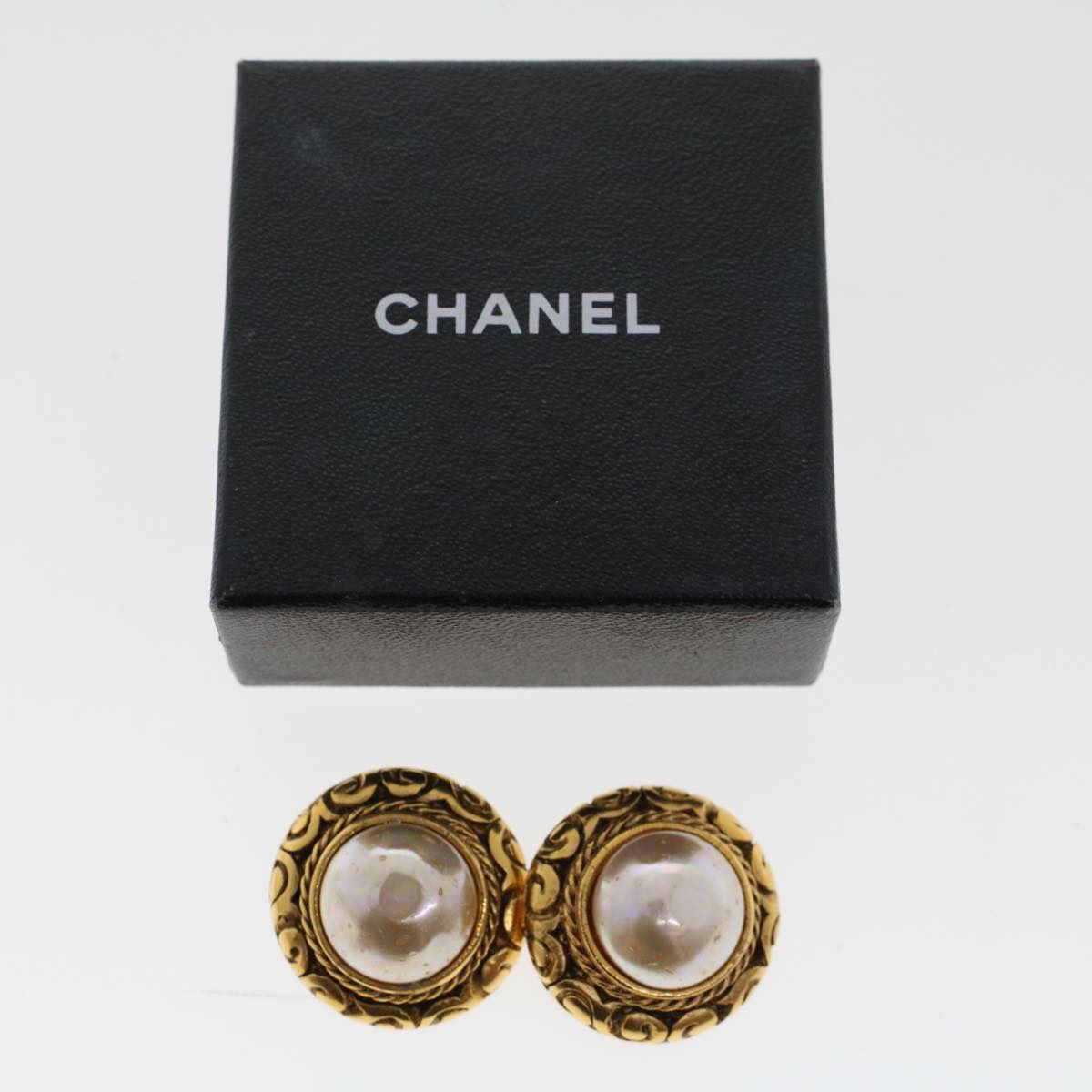 CHANEL Earring Gold Tone CC Auth ar9892B