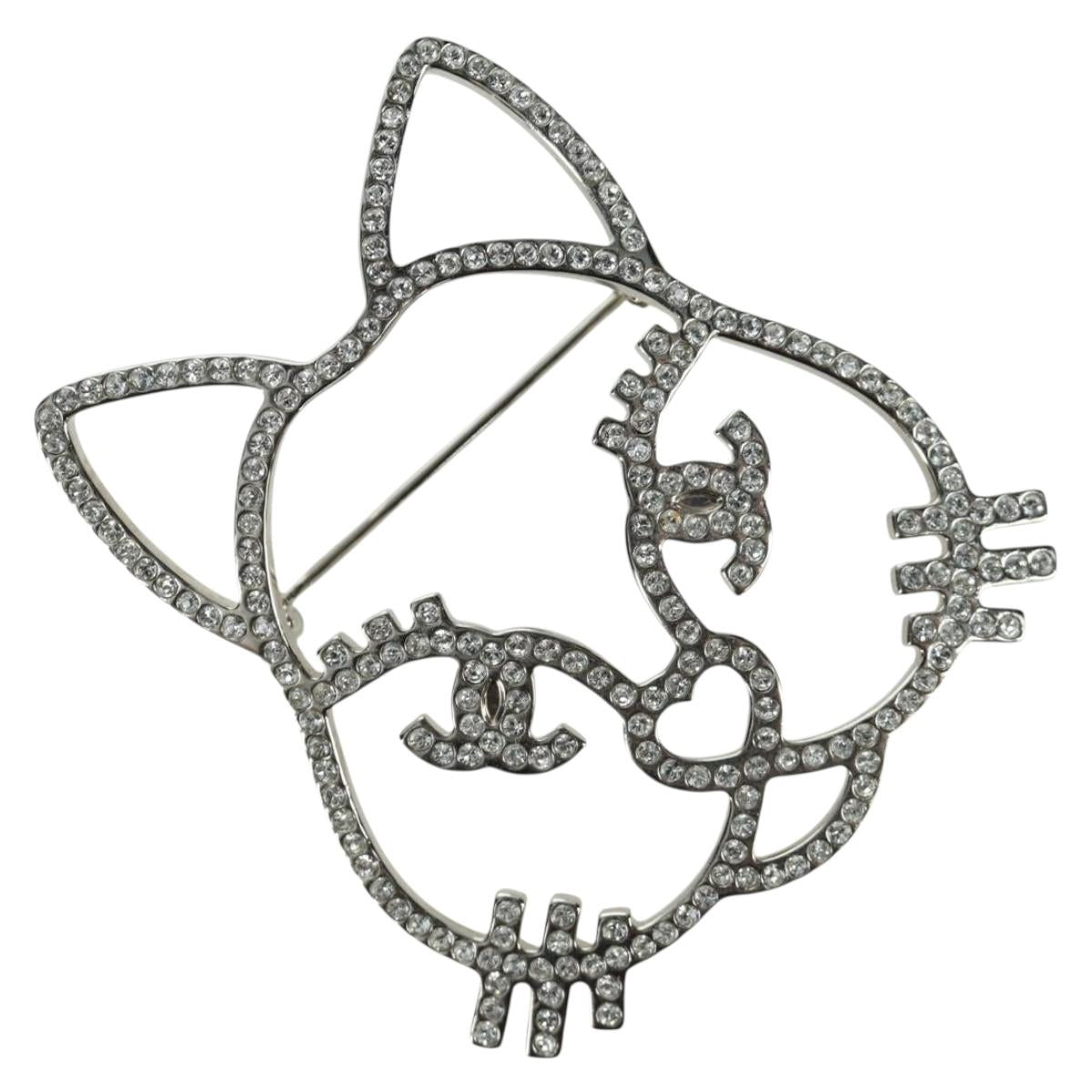 CHANEL Cat Brooch metal Silver CC Auth ARZ169M
