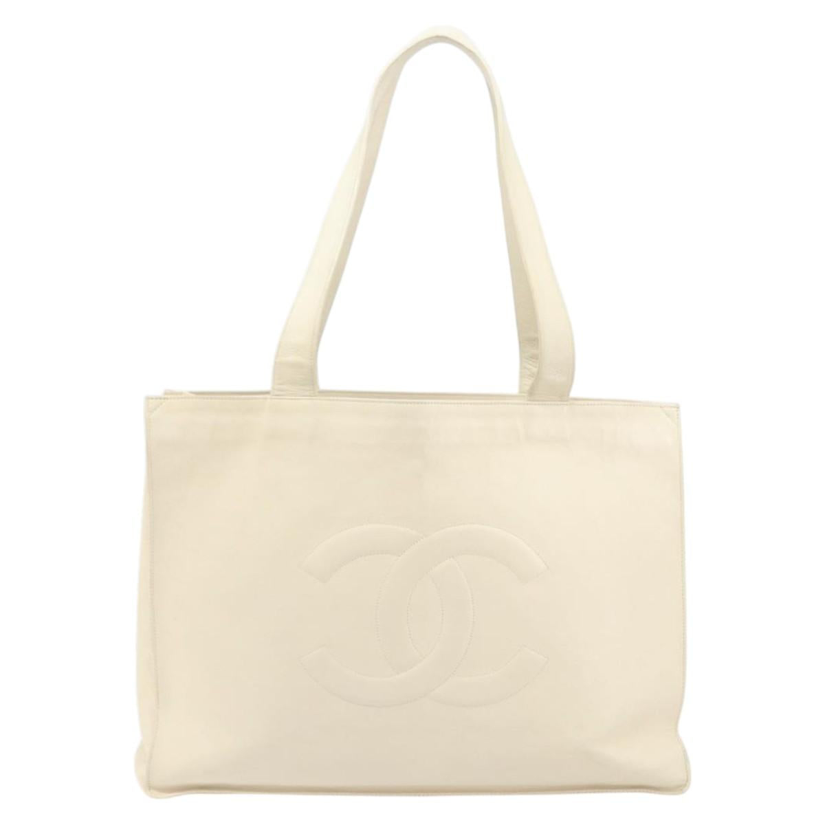 CHANEL Tote Bag Caviar Skin White CC Auth BA10649