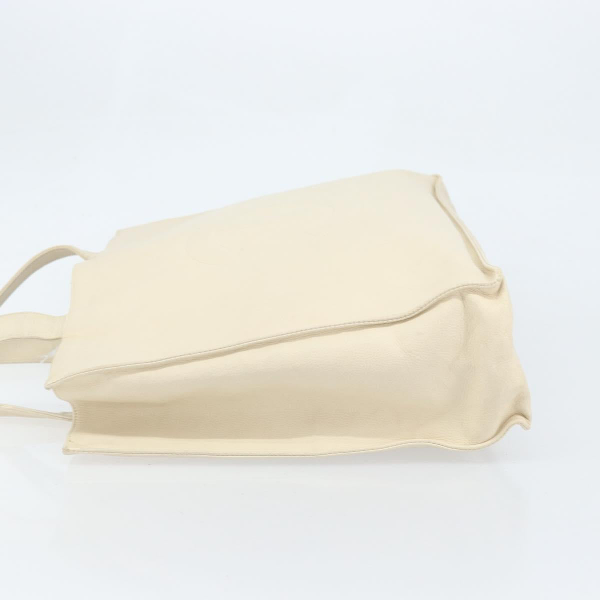 CHANEL Tote Bag Caviar Skin White CC Auth BA10649