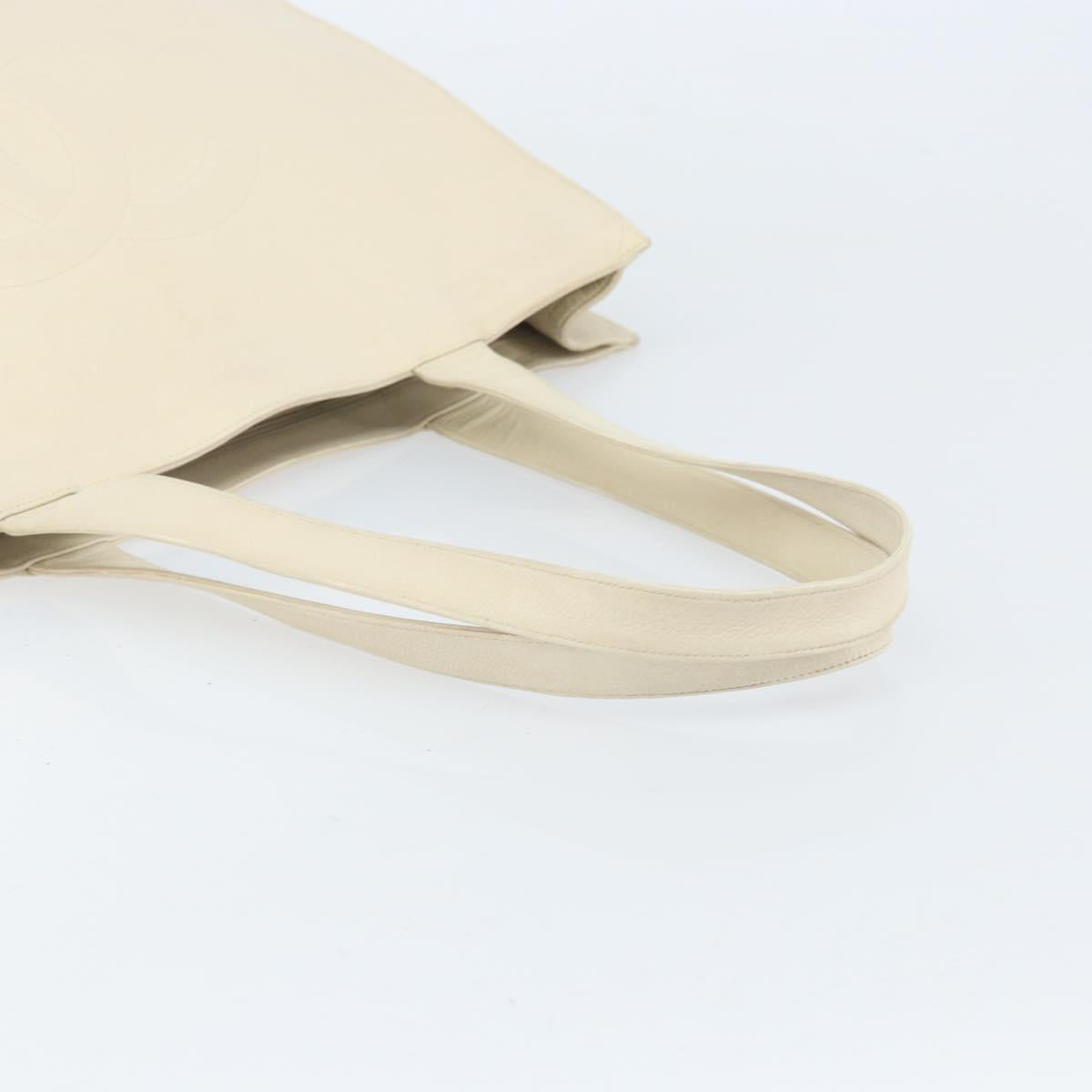 CHANEL Tote Bag Caviar Skin White CC Auth BA10649