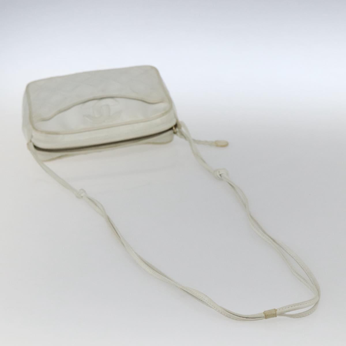 CHANEL Matelasse Shoulder Bag Leather White Gold CC Auth BA10848