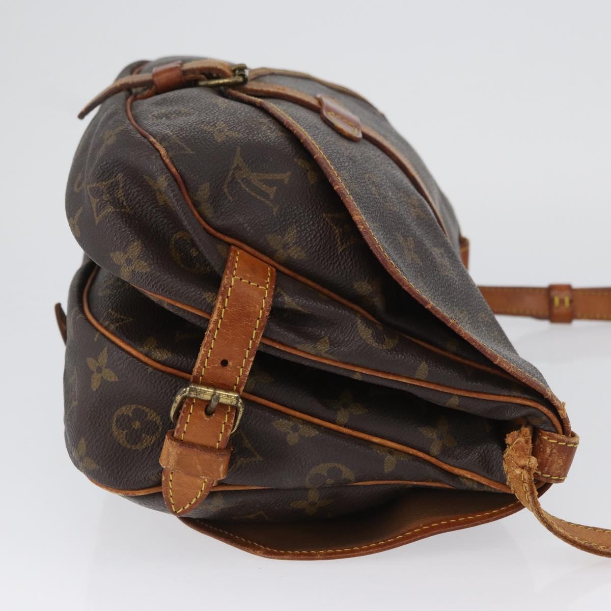 LOUIS VUITTON Monogram Saumur 30 Shoulder Bag M42256 LV Auth BA10996