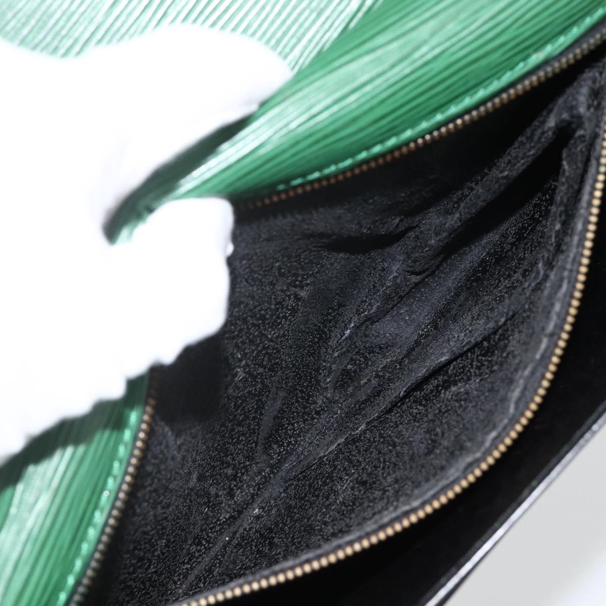 LOUIS VUITTON Epi Serie Dragonne Clutch Bag Green LV Auth BA11887