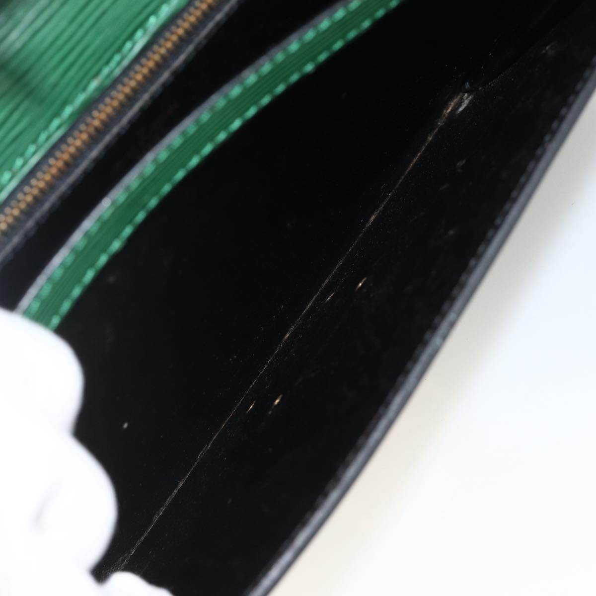 LOUIS VUITTON Epi Serie Dragonne Clutch Bag Green LV Auth BA11887
