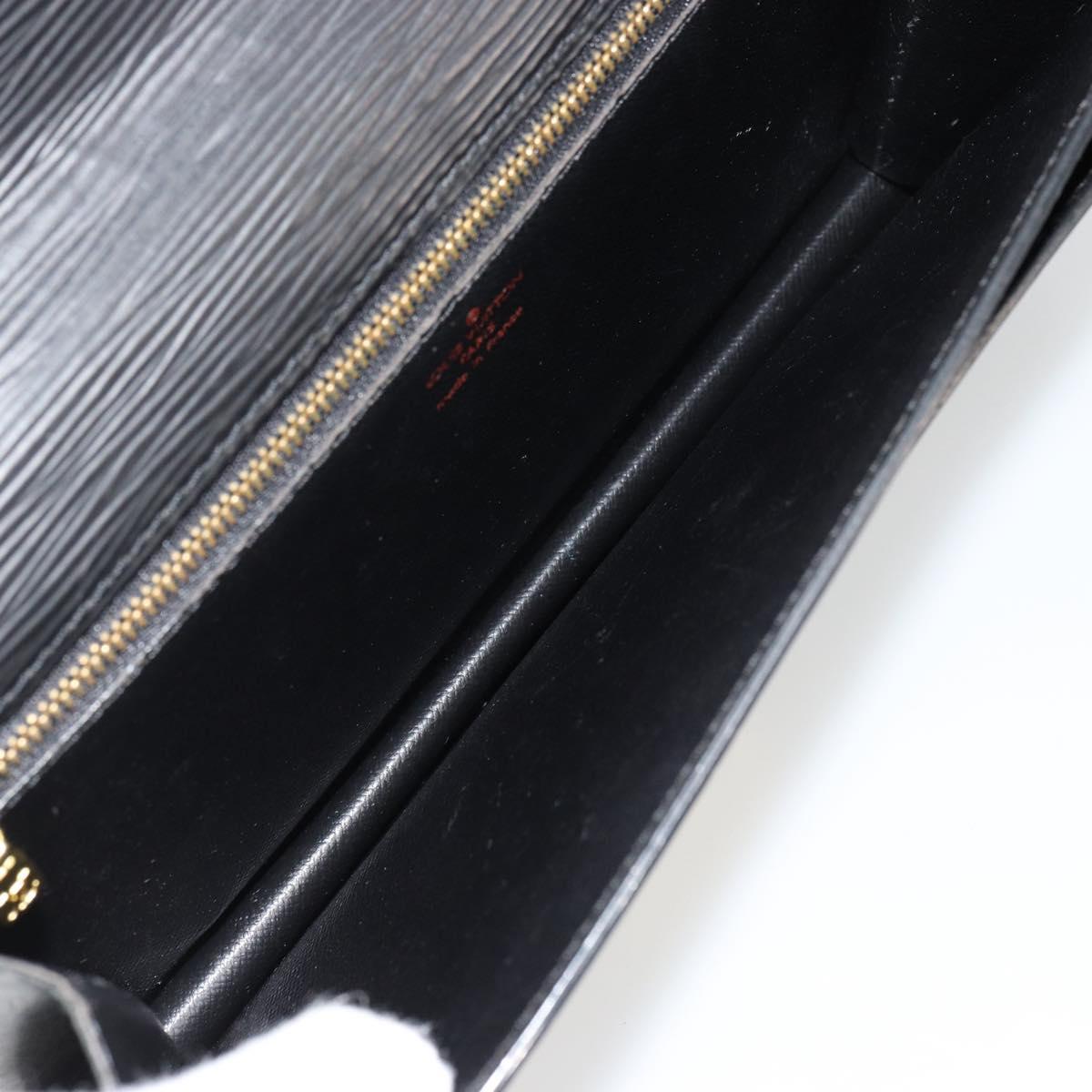 LOUIS VUITTON Epi Serie Dragonne Clutch Bag Black Noir M52612 LV Auth BA12736