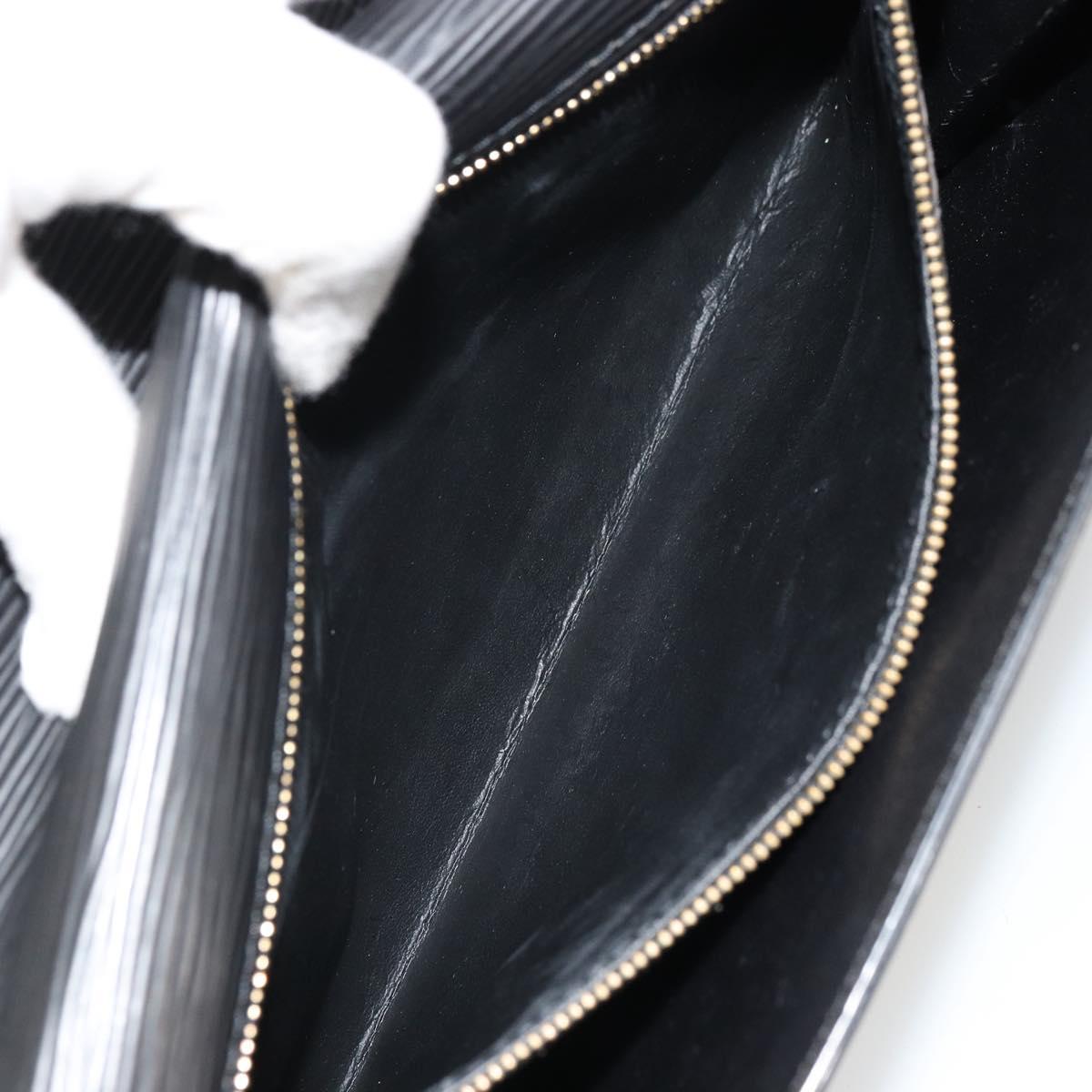 LOUIS VUITTON Epi Serie Dragonne Clutch Bag Black Noir M52612 LV Auth BA12736