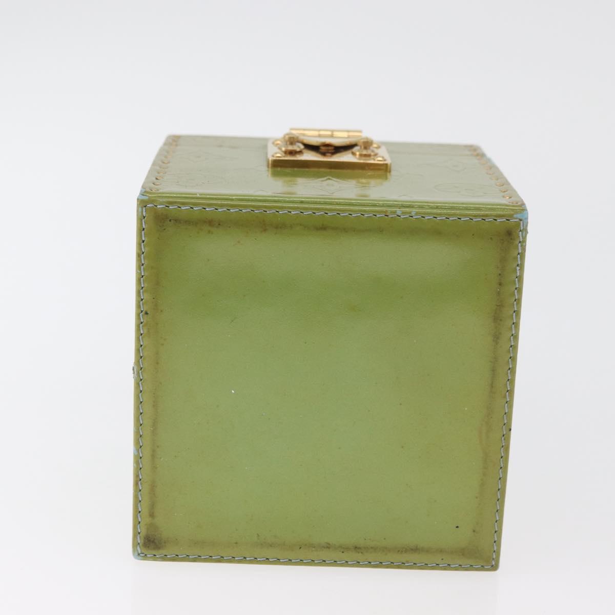 LOUIS VUITTON Vernis Bleecker Cosmetic Pouch Baby Blue M91003 Auth BA12747