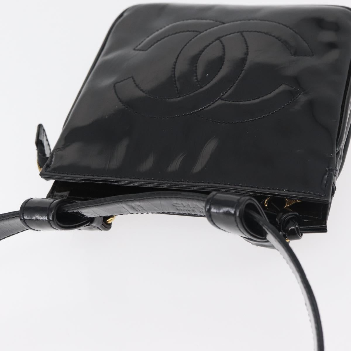CHANEL Matelasse Waist bag Patent leather Black Gold CC Auth BA13072