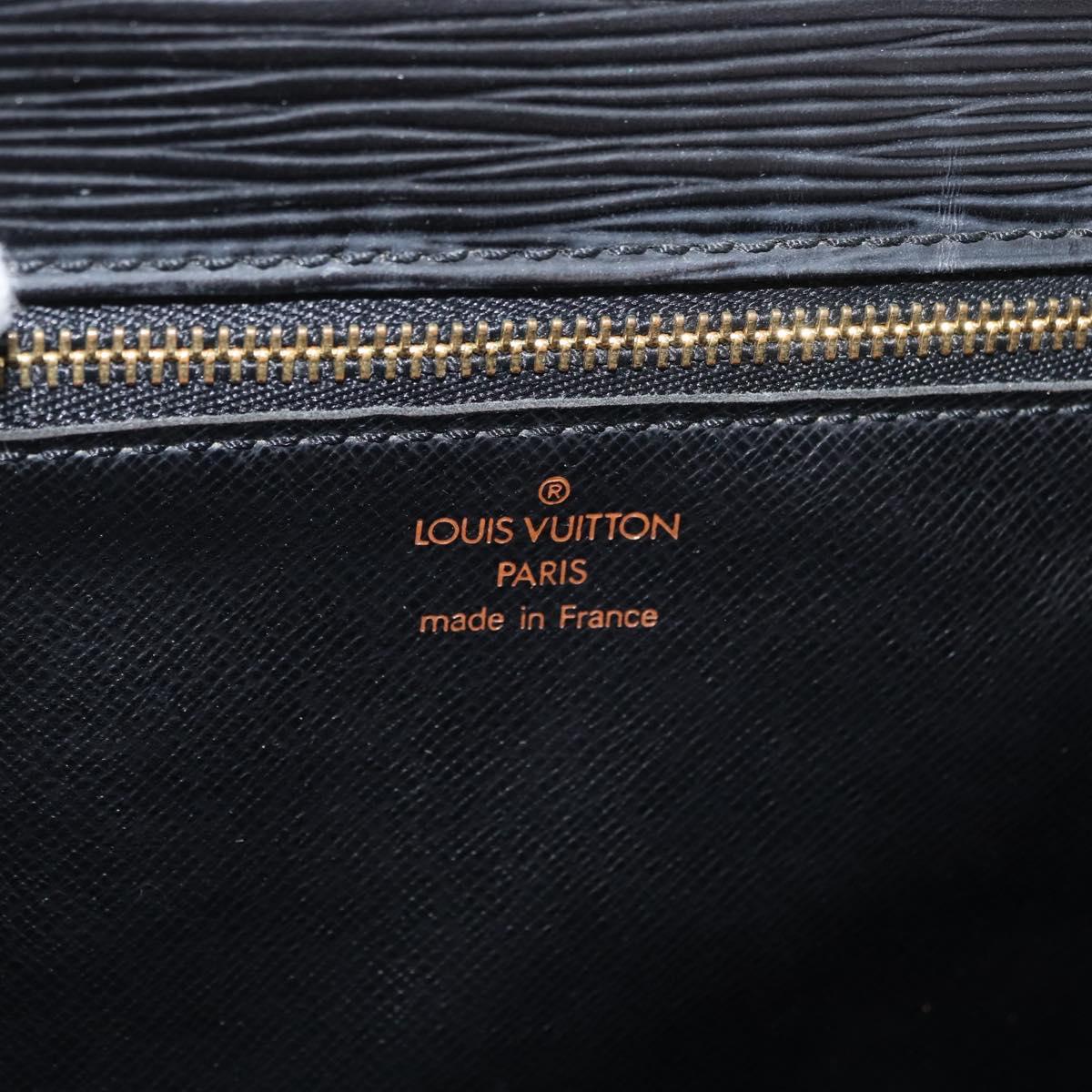 LOUIS VUITTON Epi Serie Dragonne Clutch Bag Black Noir M52612 LV Auth BA13129
