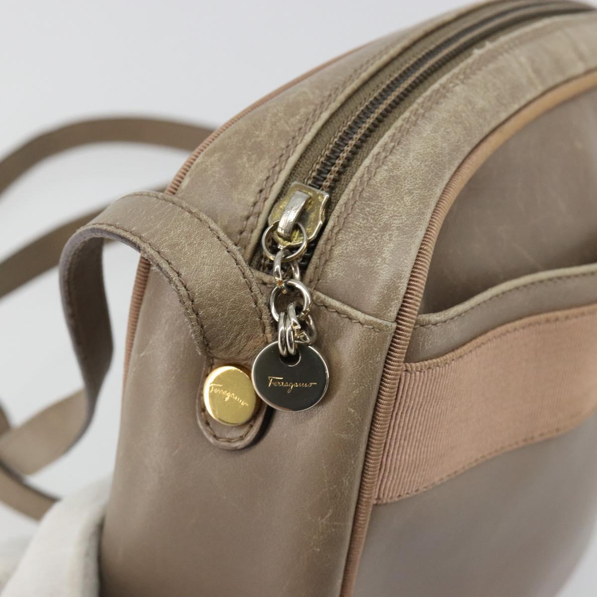 Salvatore Ferragamo Vala Shoulder Bag Leather Beige Gold Auth BA13281