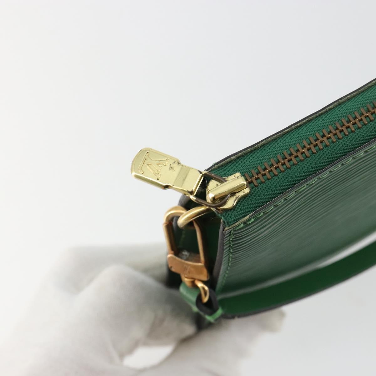LOUIS VUITTON Epi Pochette Accessoires Pouch Green M52984 LV Auth BA13400