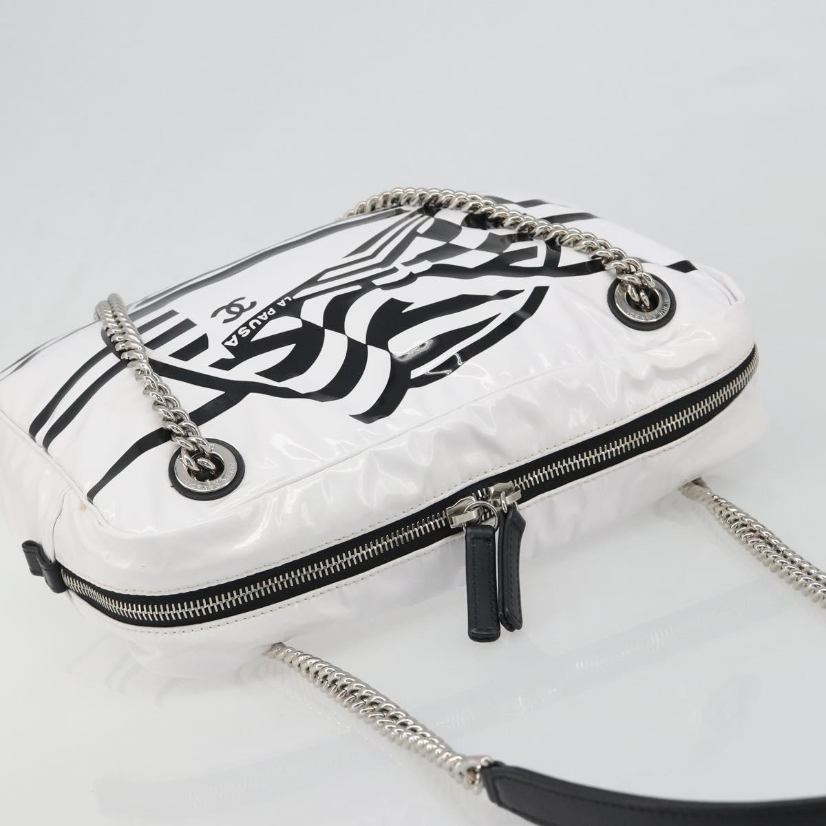 CHANEL La Pausa Chain Bag Patent leather White Silver CC Auth BA13516SAM