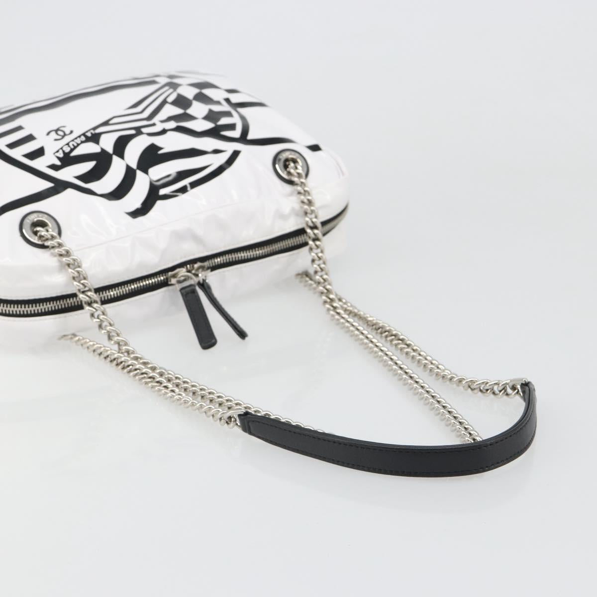 CHANEL La Pausa Chain Bag Patent leather White Silver CC Auth BA13516SAM