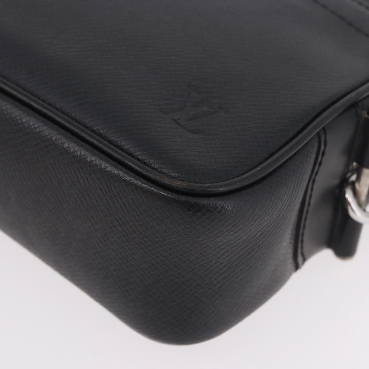 LOUIS VUITTON Taiga Karga Clutch Bag Ardoise Black M30812 LV Auth BA13765A