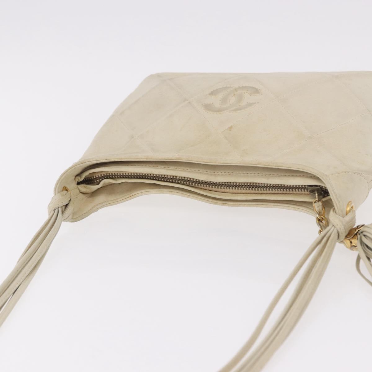 CHANEL Matelasse Shoulder Bag Lamb Skin White Gold CC Auth BA13767