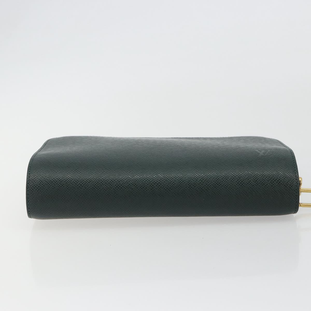 LOUIS VUITTON Taiga Baikal Clutch Bag Epicea M30184 LV Auth BA13916