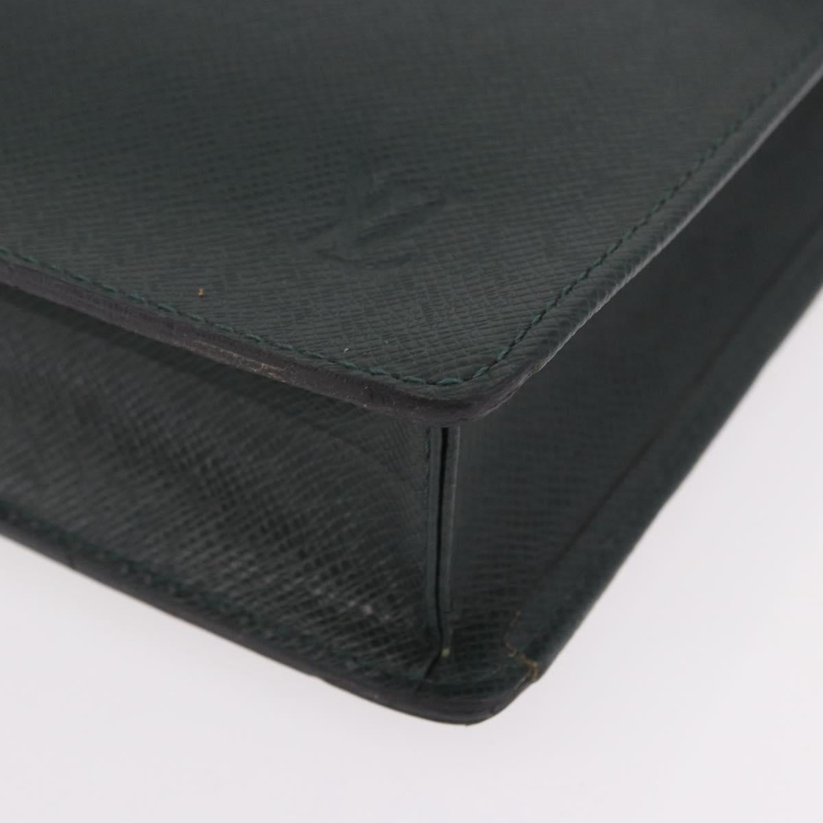 LOUIS VUITTON Taiga ServietteKourad Business Bag Epicea T16786 LV Auth BA13918